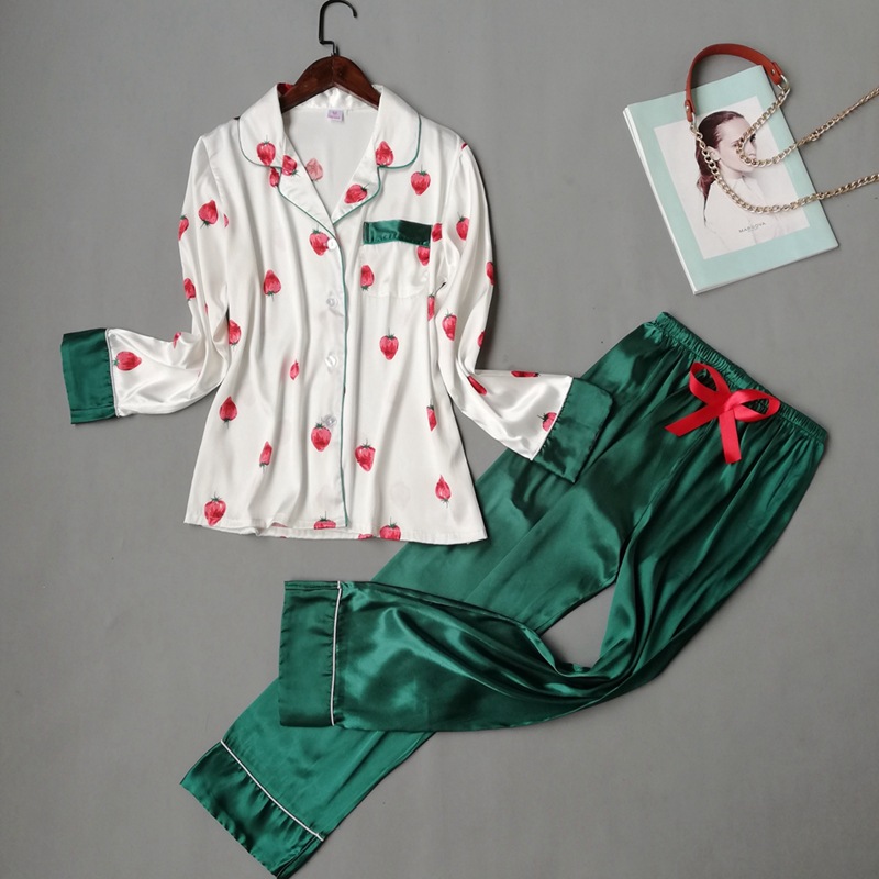 lovely Borneol pajamas Korean Edition Hurricane fresh student pajamas Thin section strawberry Two piece set Home Furnishings