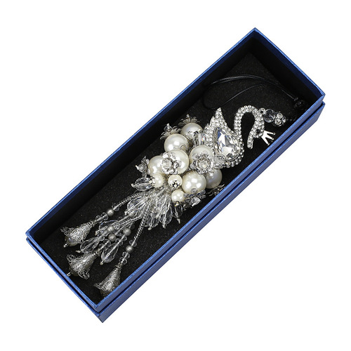 Car ornament crystal double-sided swan pendant, water drill swan pearl hanging decoration, auto accessory manufacturer