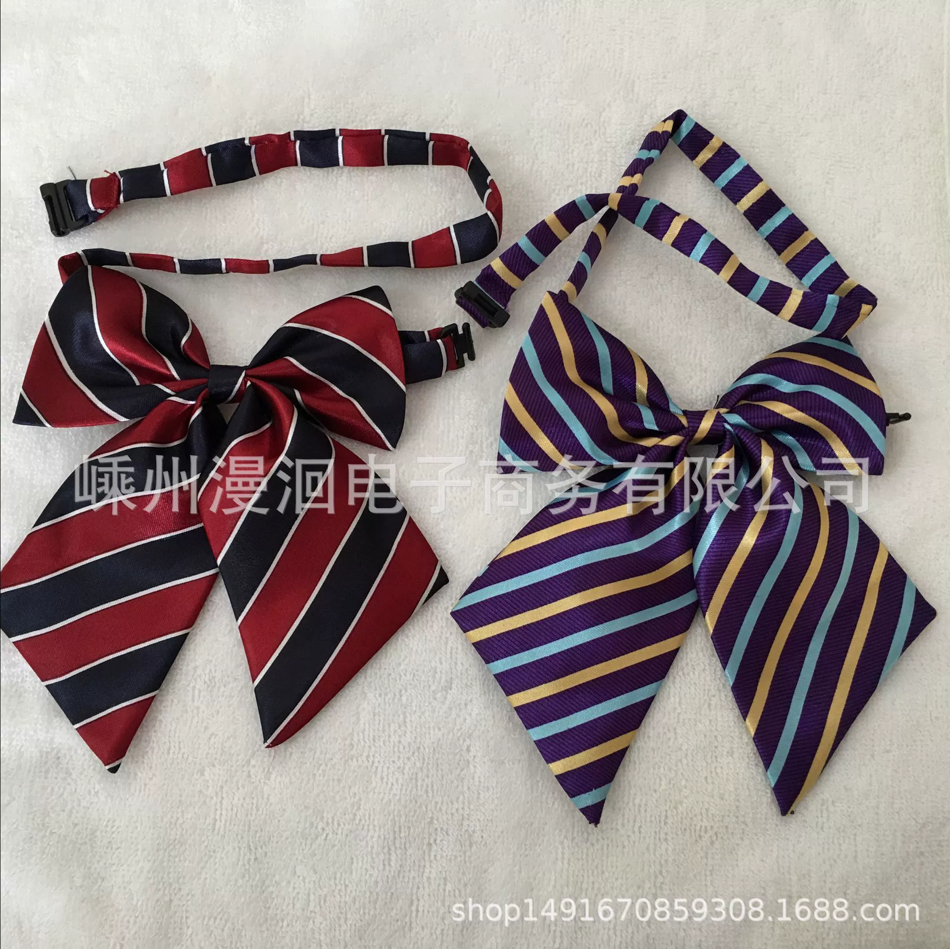 Children's bow tie with bow