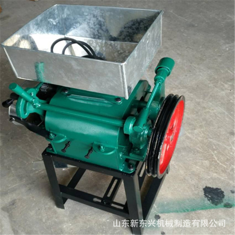 电动花生碎机器 大豆小麦挤扁机 电动多功能对辊挤扁机