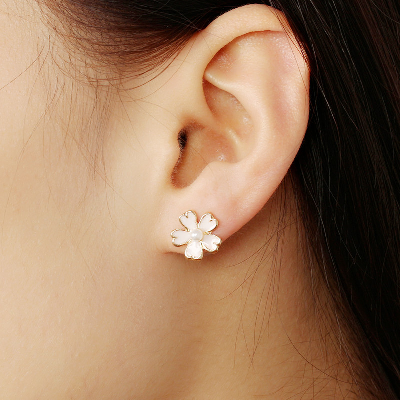 Korean Oil Pink Cherry Blossom Pearl Earrings Korean Shamrock Earring Wholesale Nihaojewelry display picture 9