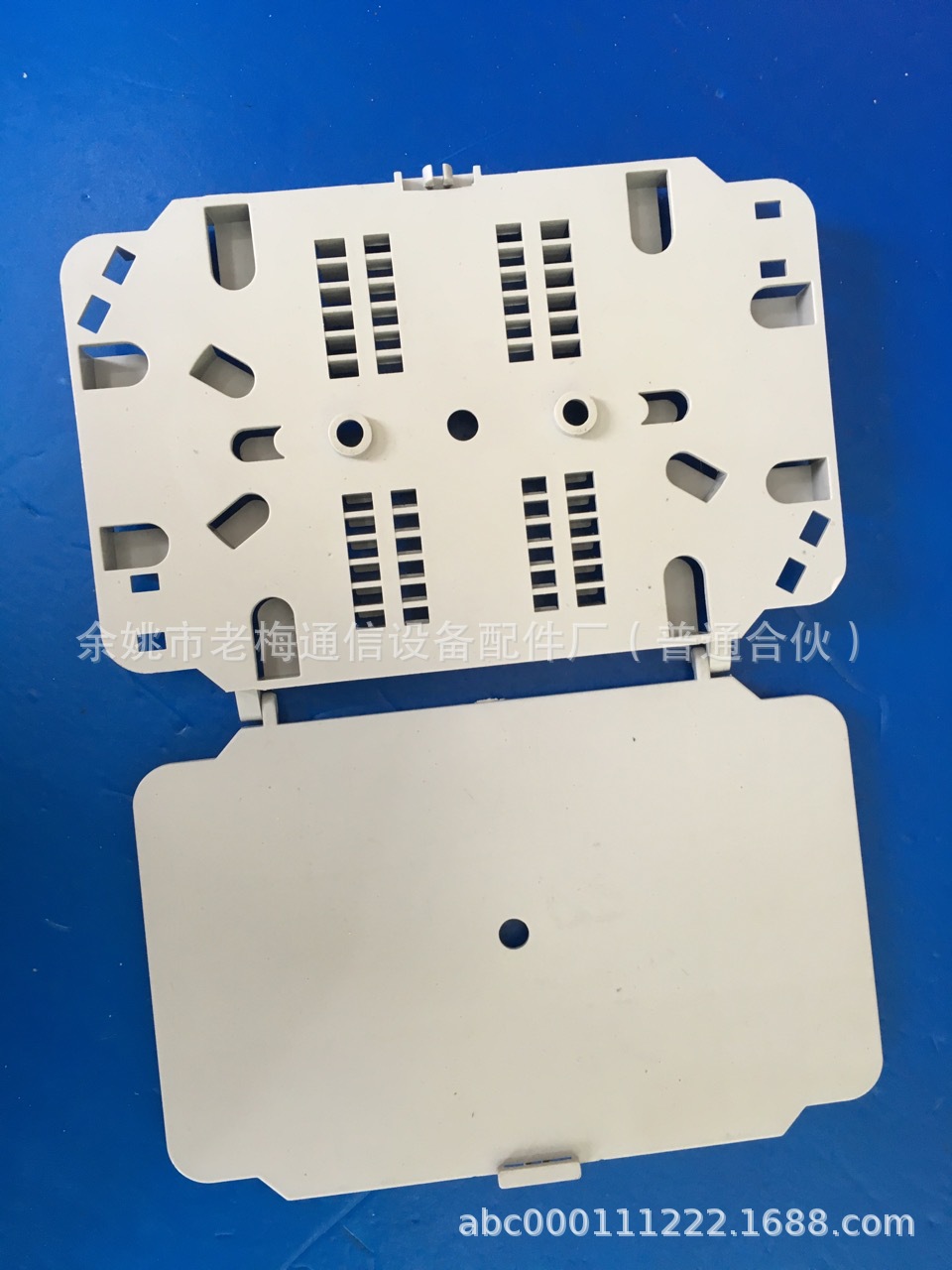 24芯熔纤盘(140*90*12.5)、12芯熔接盘、储纤筒、保护管、加强芯