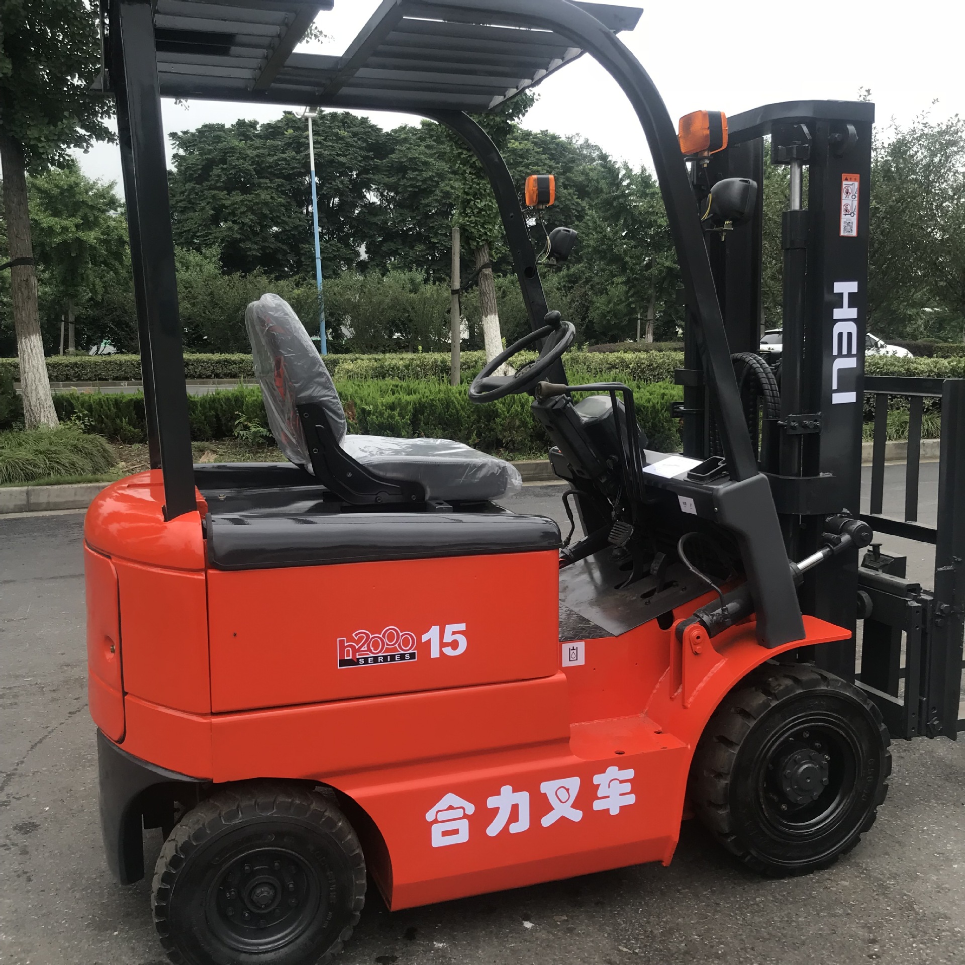 年底抛售二手合力1.5吨电动叉车二手集装箱冷库用电瓶叉车直销店