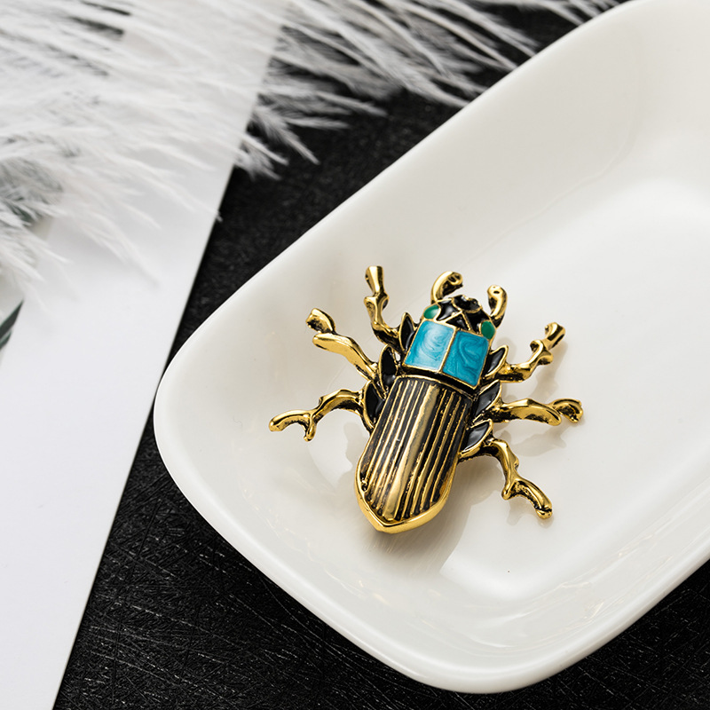 Japanese and Korean fashion trend temperament atmosphere personality creative all match oil drop retro beetle brooch accessories_voghion.com