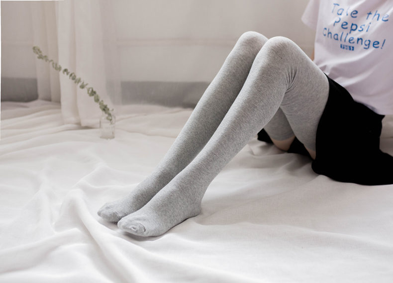 Women's Casual Solid Color Cotton Jacquard Socks display picture 2
