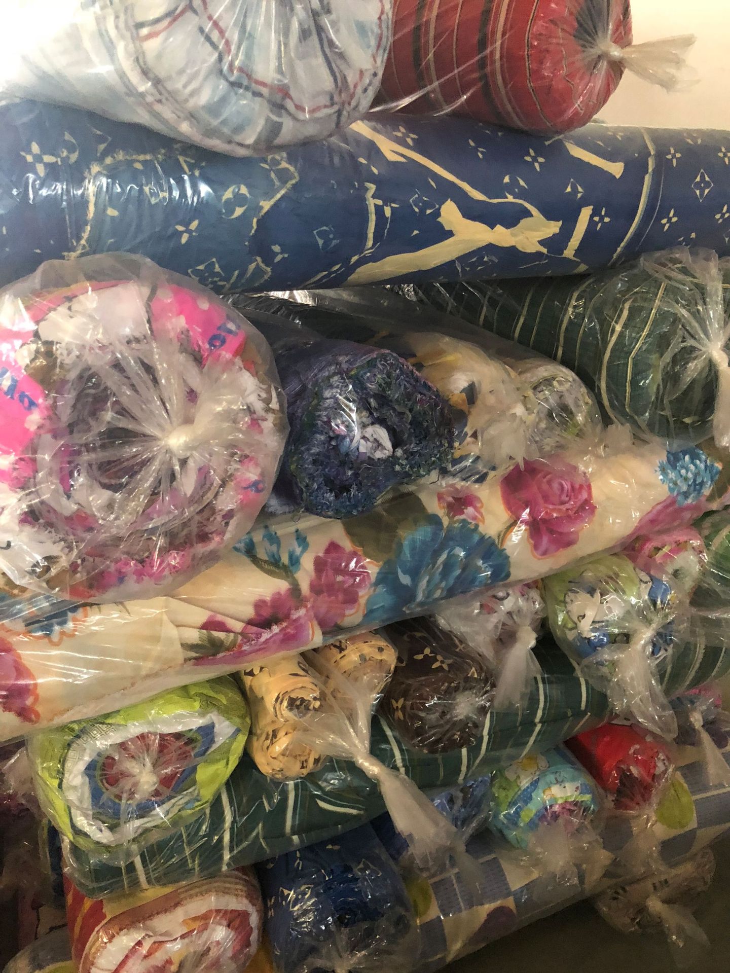 库存布残布次布处理 花草 卡通 格子 小碎花 各式各样多有磨毛布