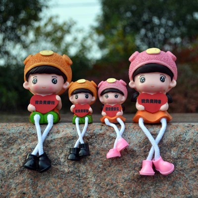 新款创意四口之家玩偶公仔打不破摔不坏吊脚车载摆件家居室内批发|ru