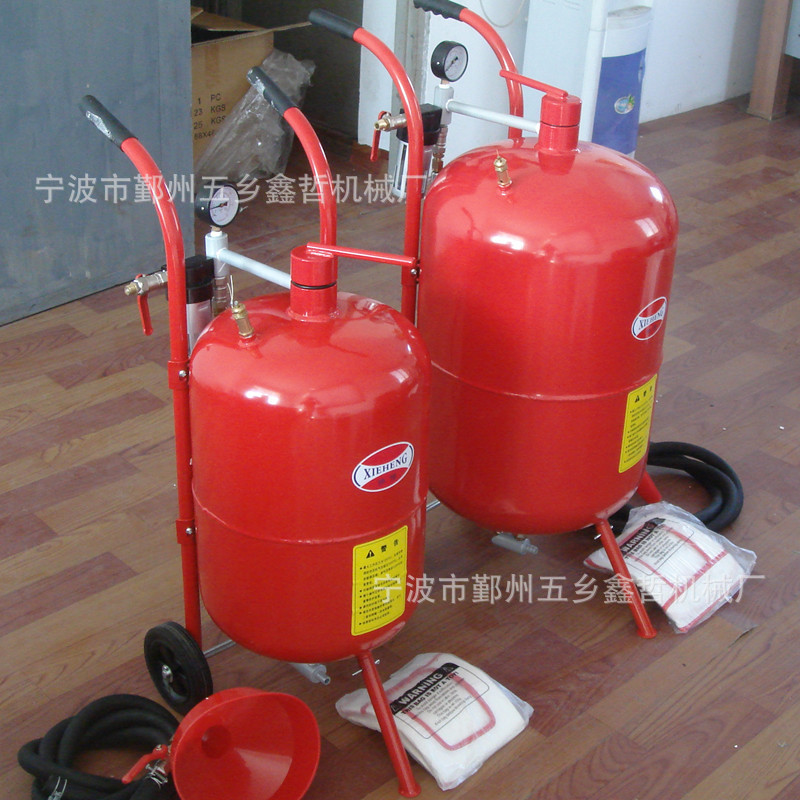 小型便携式喷砂机/高压喷砂机(适合于小批量生产，出口机型)