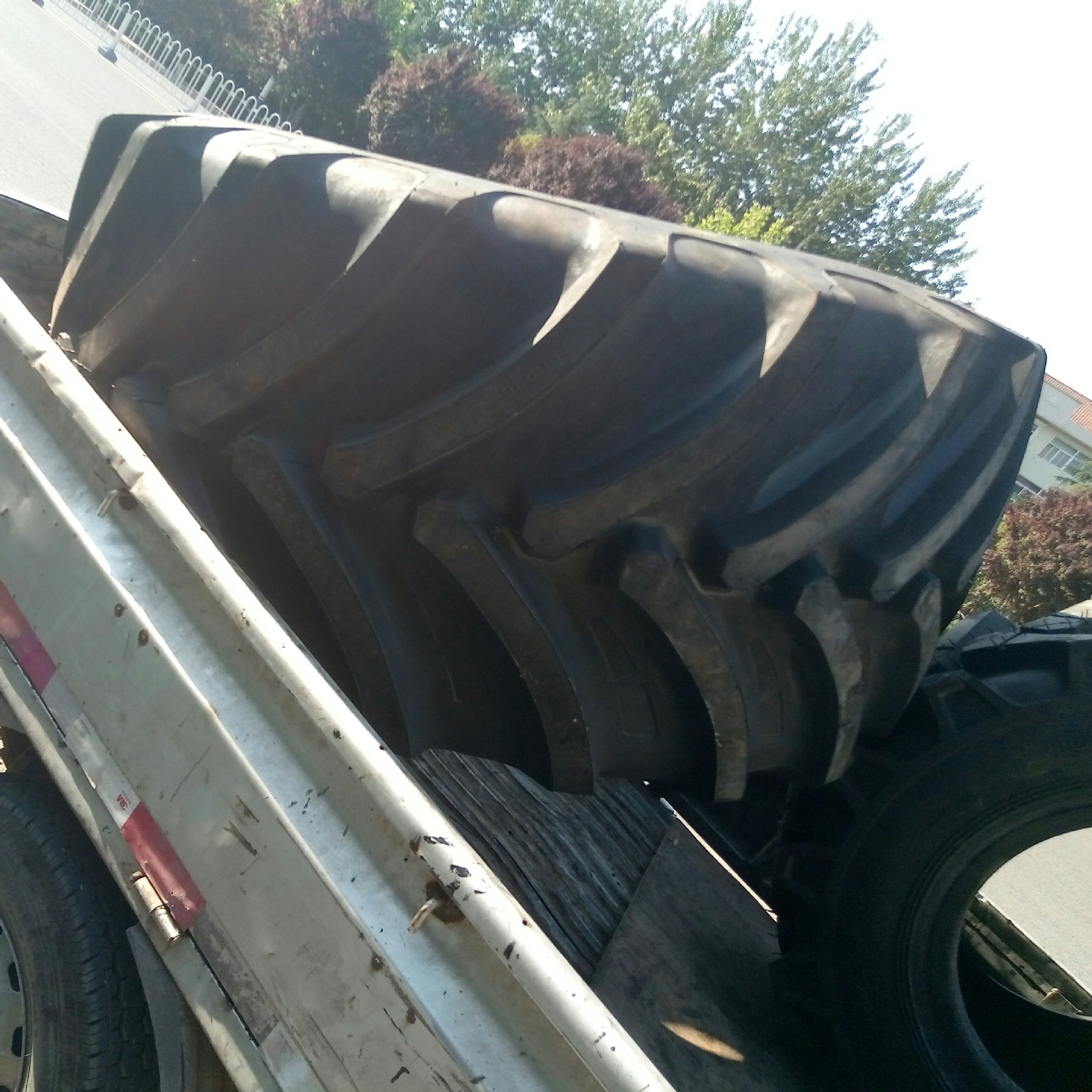 供应 28LR26 路拌机轮胎 28L-26 林业工程轮胎 全新耐磨