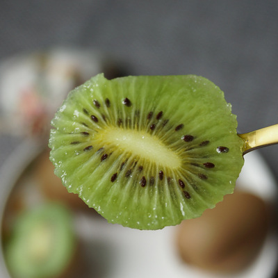 陕西翠香猕猴桃绿心猕猴桃当季应季水果奇异果现摘包邮发货~