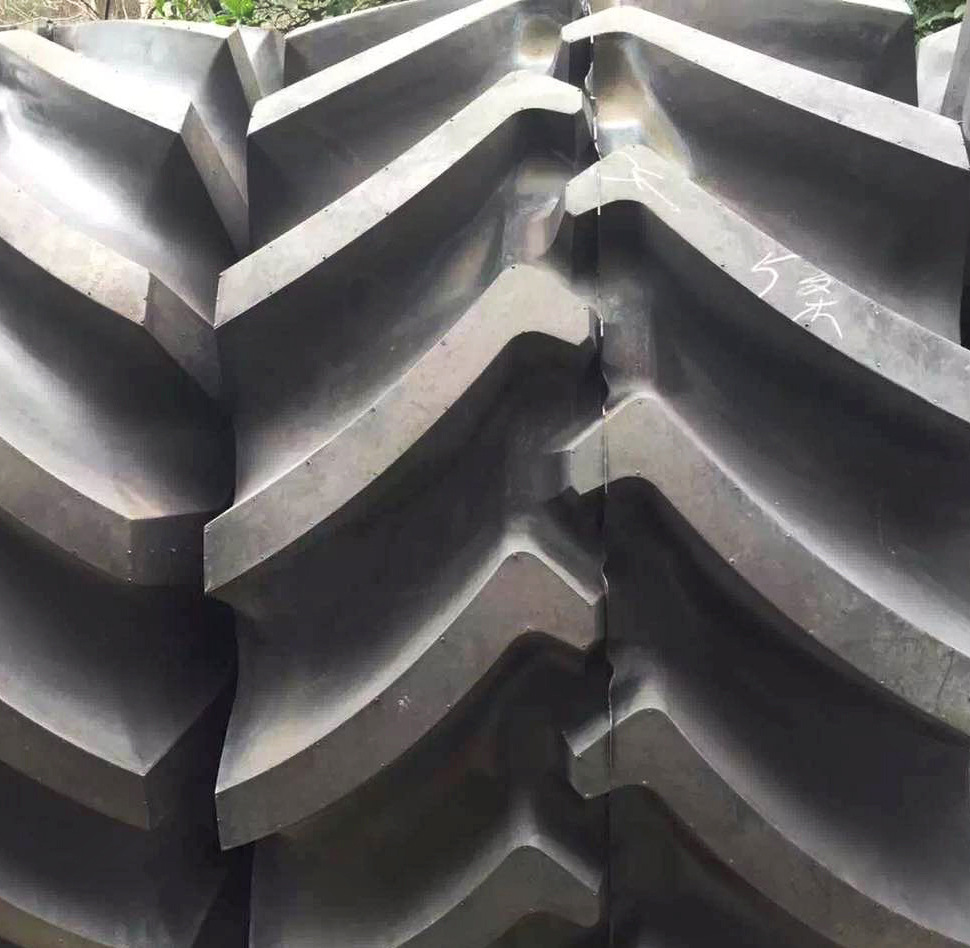 现货销售900/60-32前进进口联合收割机 R-2 人字高花轮胎耐磨防滑