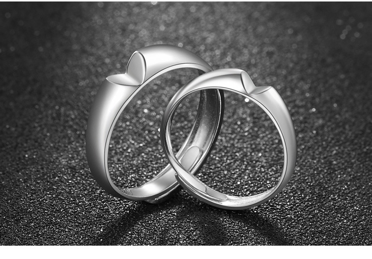 European And American Simple Men And Women Couple Rings S925 Silver Carved Ring display picture 4