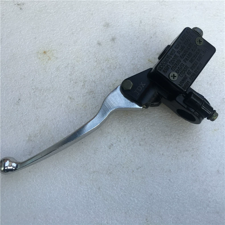 Имитация скутера qiaoge Fuxi Ghost Fire электромобиль тормоз левый верхний насос маленький песок Задний дисковый тормоз насос