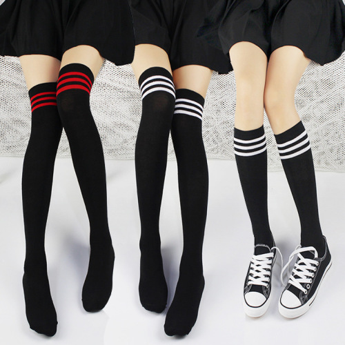 Street stall supply Japanese style knee-length spring and autumn knitted cotton black and white splicing sports long and high tube knee-high Yiwu women's socks