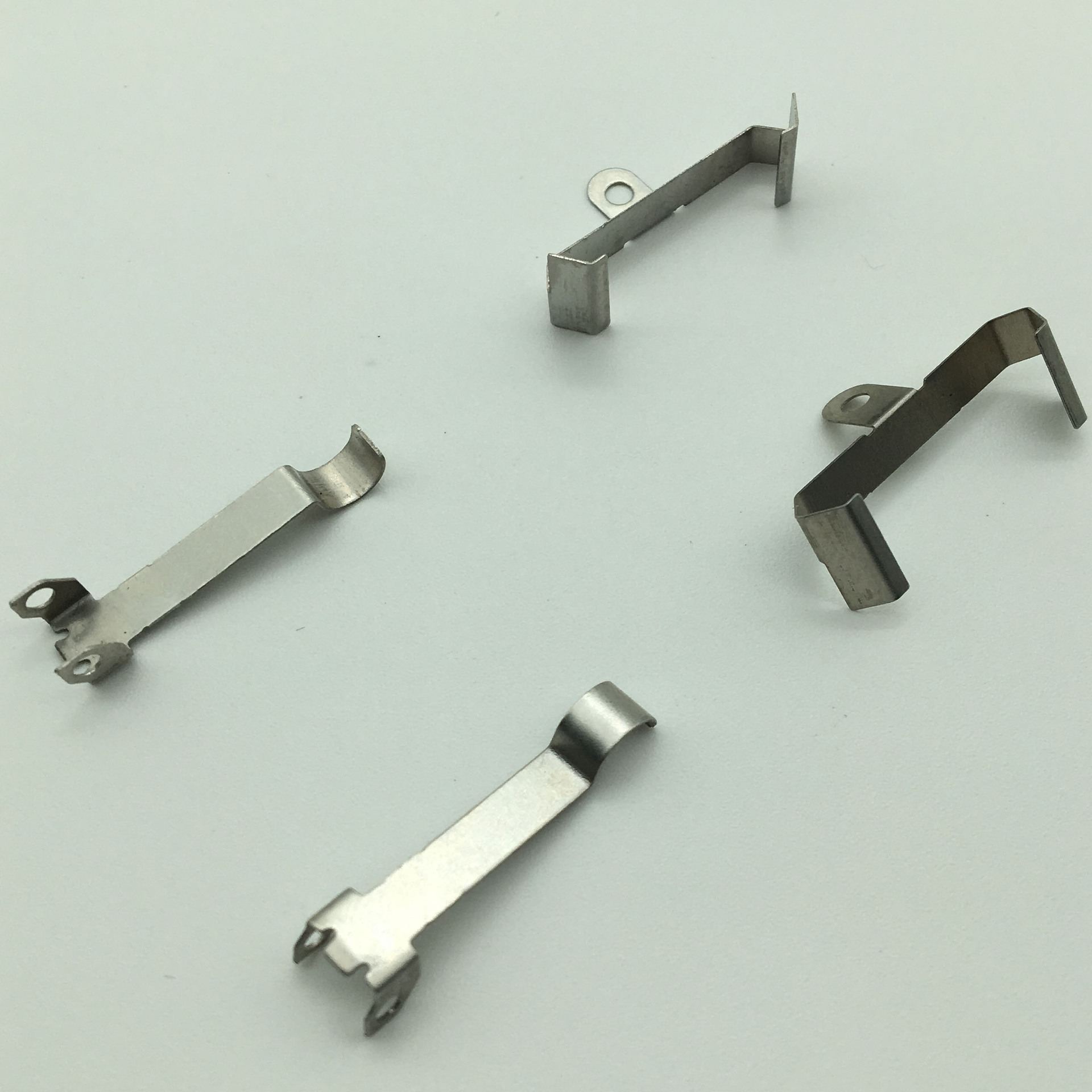 五金弹片H1078 不锈钢304电镀镍五金片空调遥控器后盖弹片