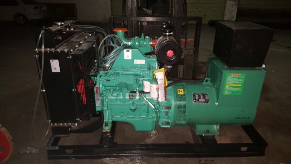 云南昆明康明斯75KW柴油发电机组