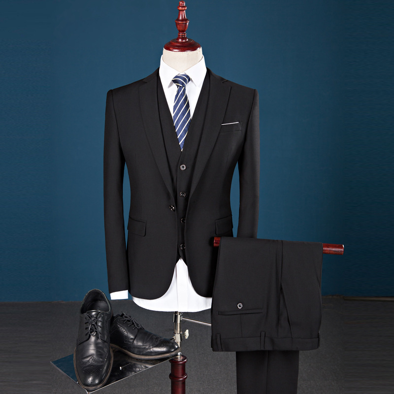 Traje traje de los hombres 2018 nuevo traje de tres piezas vestido de boda de los hombres boda dama de honor traje pequeño ajuste Delgado de los hombres