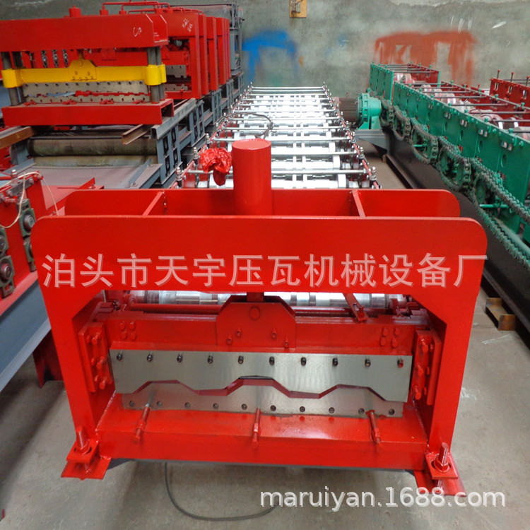 厂家供应 车厢板压瓦机 1200型车厢板成型机专业定做异型设备