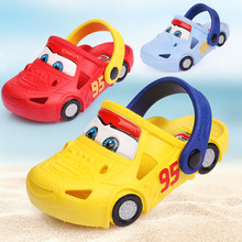 Dép trẻ em Disney mới McQueen xe lỗ mùa hè dép chống trượt và dép bán buôn 14099 Kéo cát trẻ em