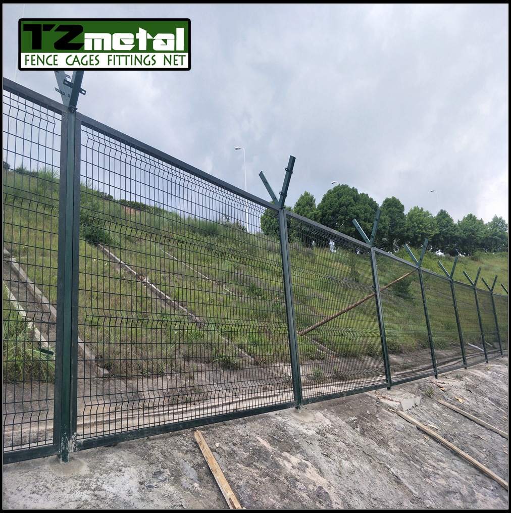 厂家定制Y型柱机场护栏网防护网围栏网刀片刺绳防攀爬护栏网