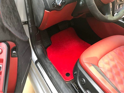 Audi avtomobil ayaqaltısı üçün xüsusi ekoloji təmiz dirsək iplik avtomobil ayaqaltısı
