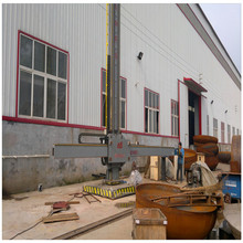 滄州現貨供應固定回轉式焊接操作機焊接中心自動焊滾輪架促銷