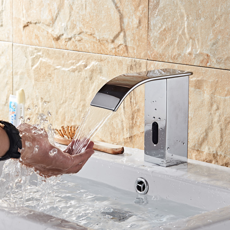 专业供应新款宽嘴瀑布式感应水龙头 全铜全自动感应龙头 质量保证