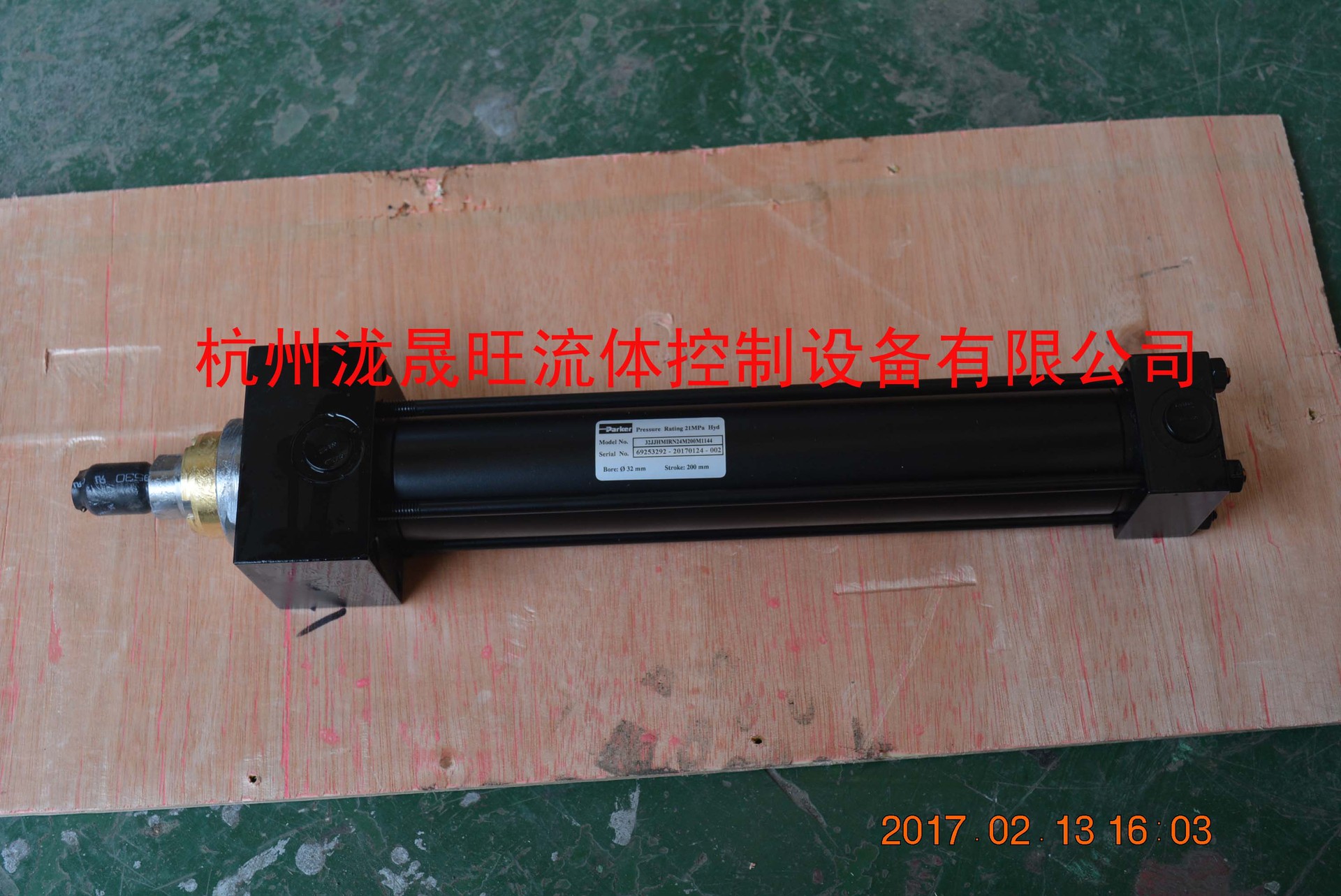 特价供应PARKER派克拉杆式油缸32JJHMIRN24M200M1144