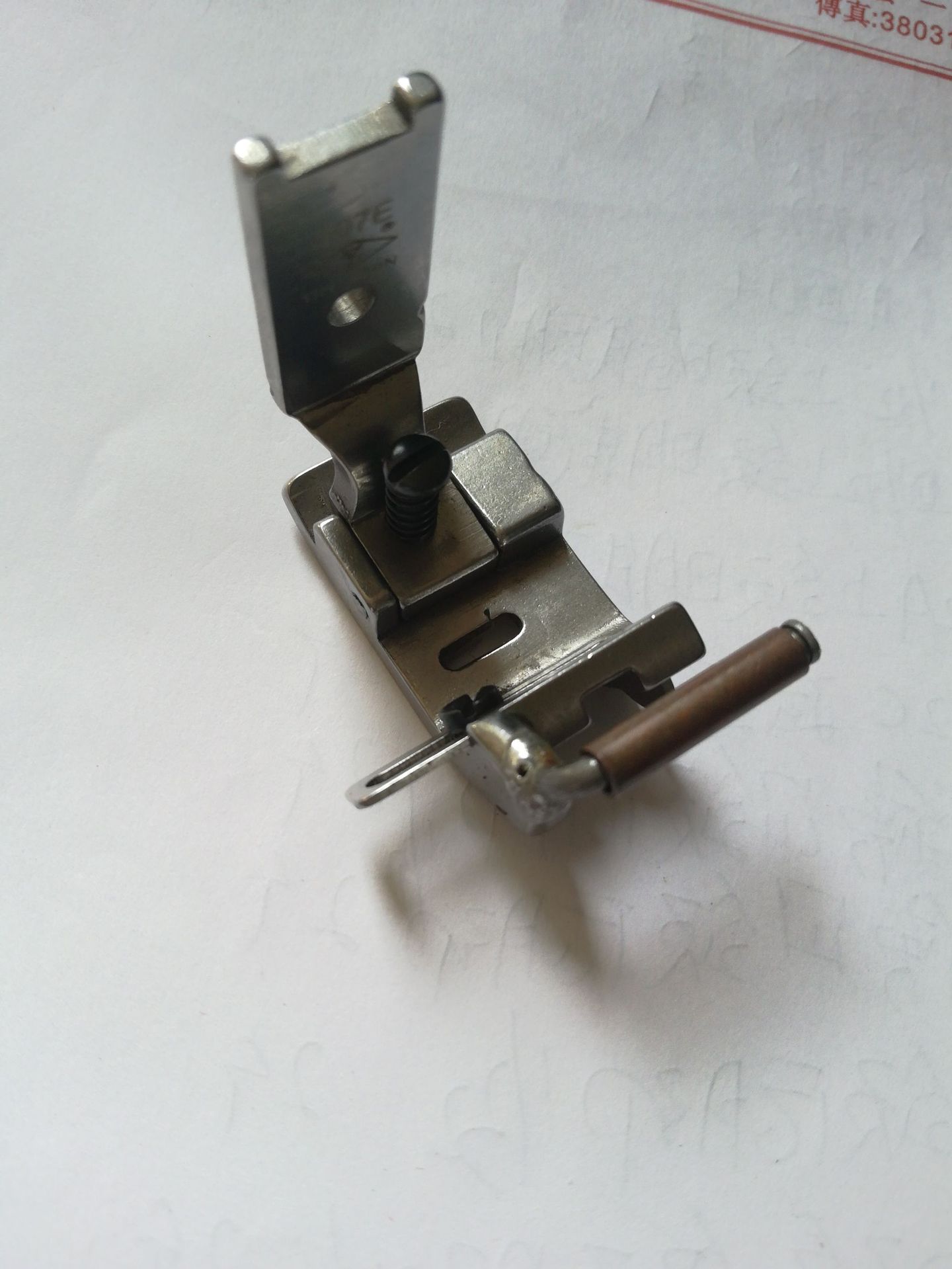 人字车 23772   中间带槽 拉橡 筋   压脚