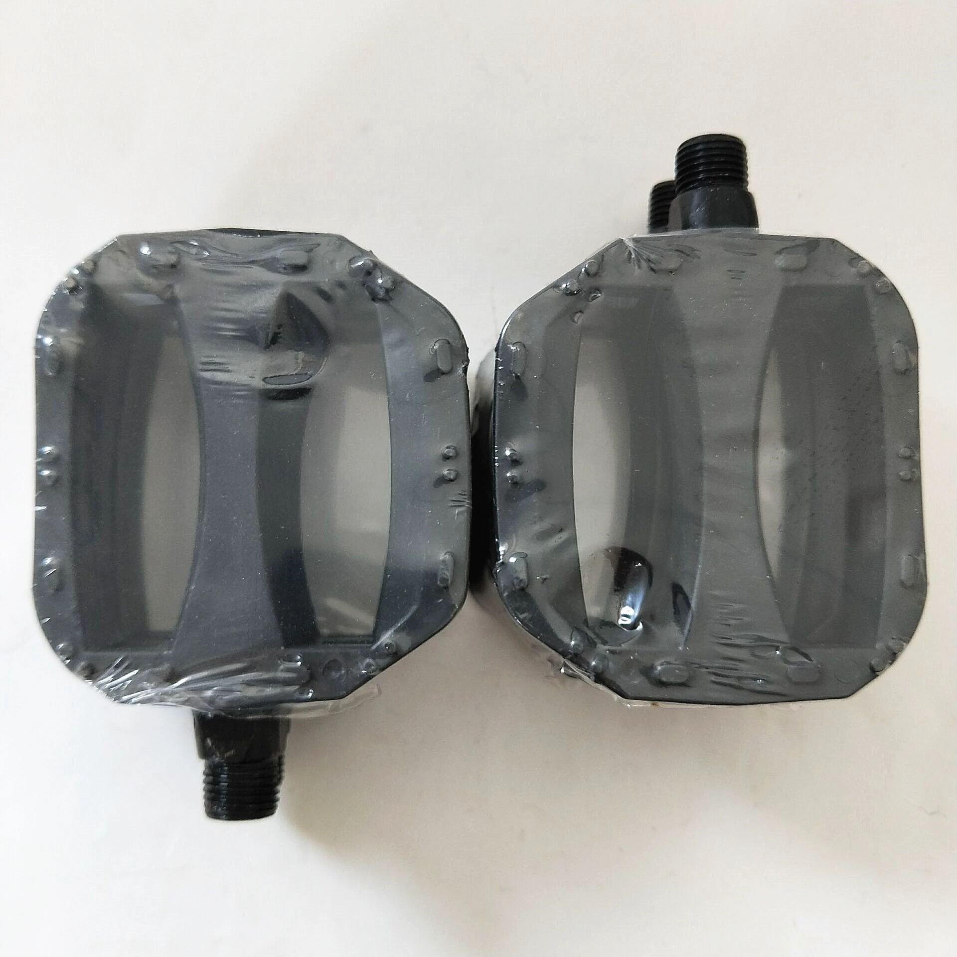 Retroreflective bike pedalled