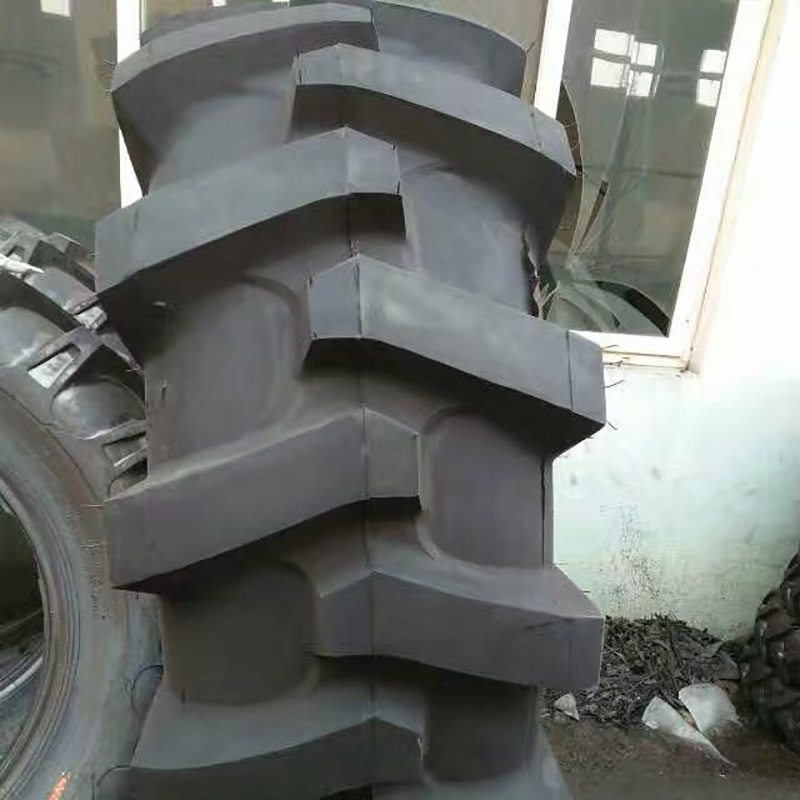 厂家供应 650/75R32 全钢人字花纹 联合收割机轮胎