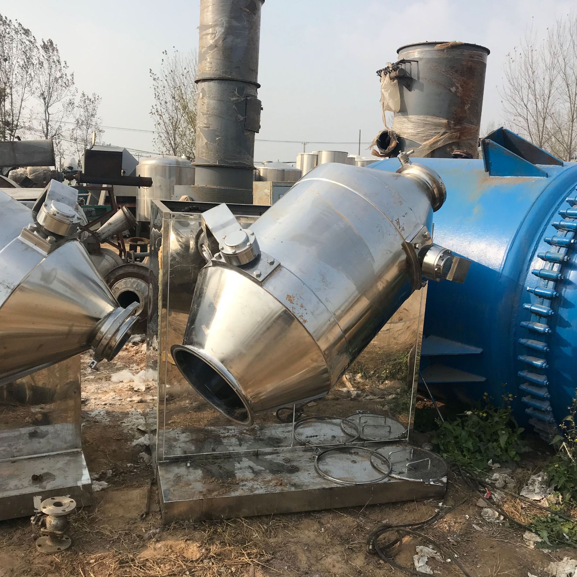 出售二手三维混合机，二手hd-800L三维混合机，二手干粉混合机