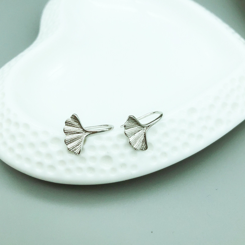 Pendientes de plata esterlina 925 pendientes de hoja de ginkgo lindos pendientes de plata esterlina elegantes de moda de estilo coreano para mujer image 3