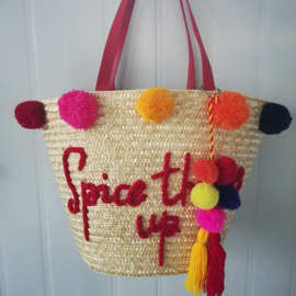 2019款彩穗毛线球球草编包 麦草绣字母编制包包 休闲沙滩包