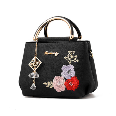 箱包批发新款时尚女包韩版潮手提包单肩斜挎绣花包包一件