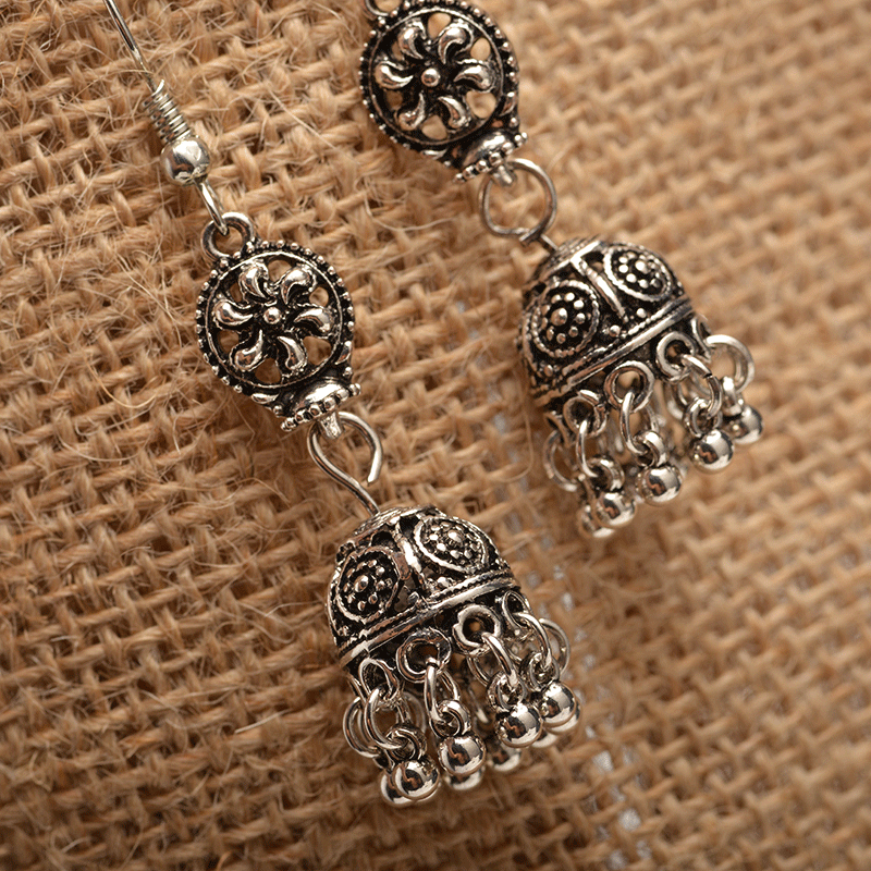 Hot Selling  Fashion Retro Ethnic Style Baroque Hollow Carved Bell Tassel Earrings Nihaojewelry Wholesale display picture 3