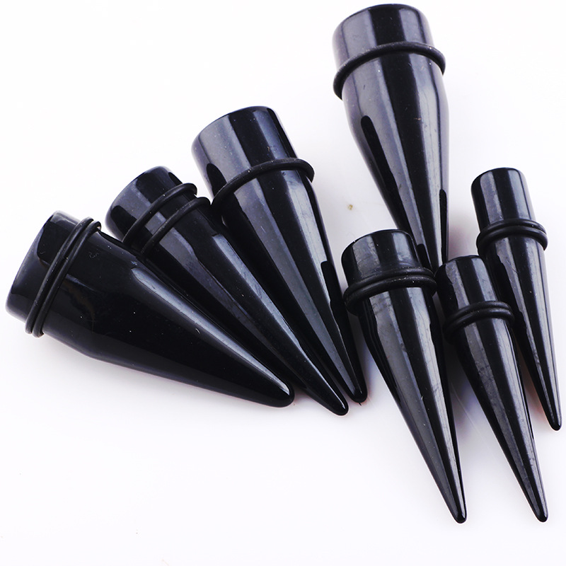 Pointed titanium steel lip stud product view