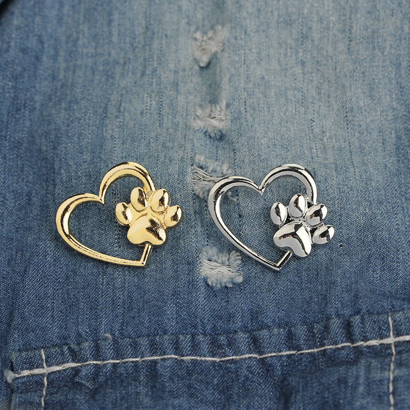 Heart Paw Print Brooch Close-up