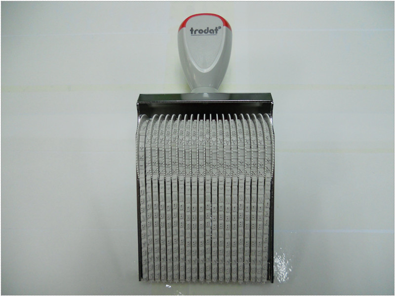 ��ƷTrodat ׿��3/20Aӡ�� �ָ�3MM 20λ�ɵ�ӡ�� ����Ӣ�ĺ�����