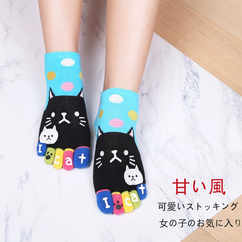 Cute cotton ladies five finger socks divide the toe socks, one piece of cat model, Japanese and Korean style five -finger socks