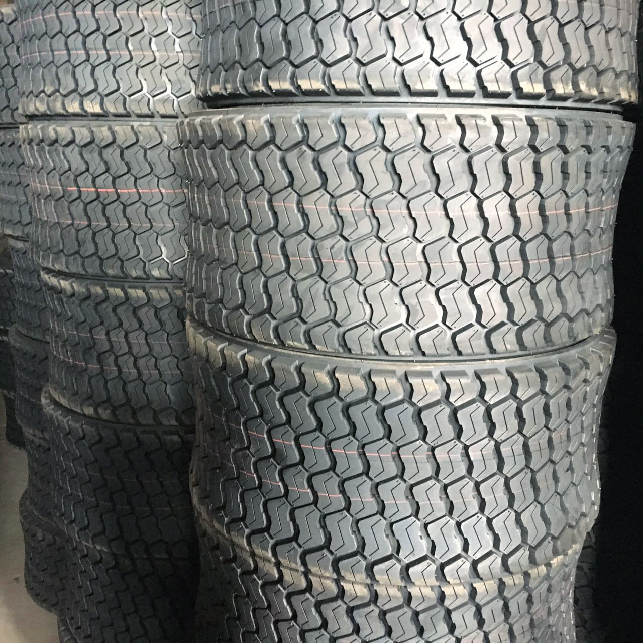 供应31X13.5-15草地机草坪拖拉机轮胎 高尔夫球场草坪轮胎