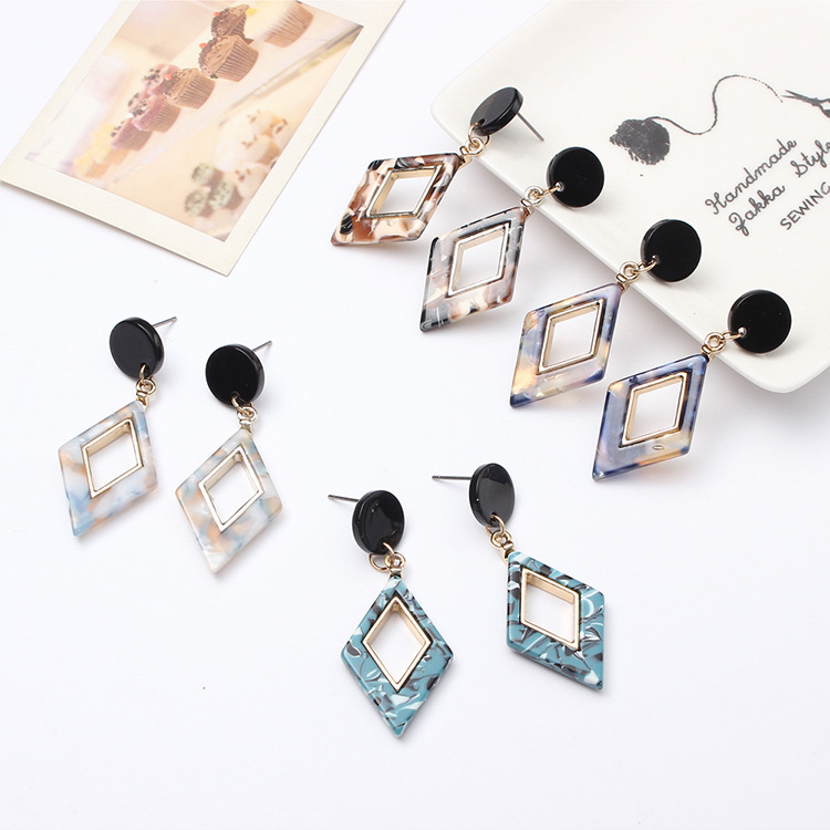 Diamond Shaped Earrings - Coffee
