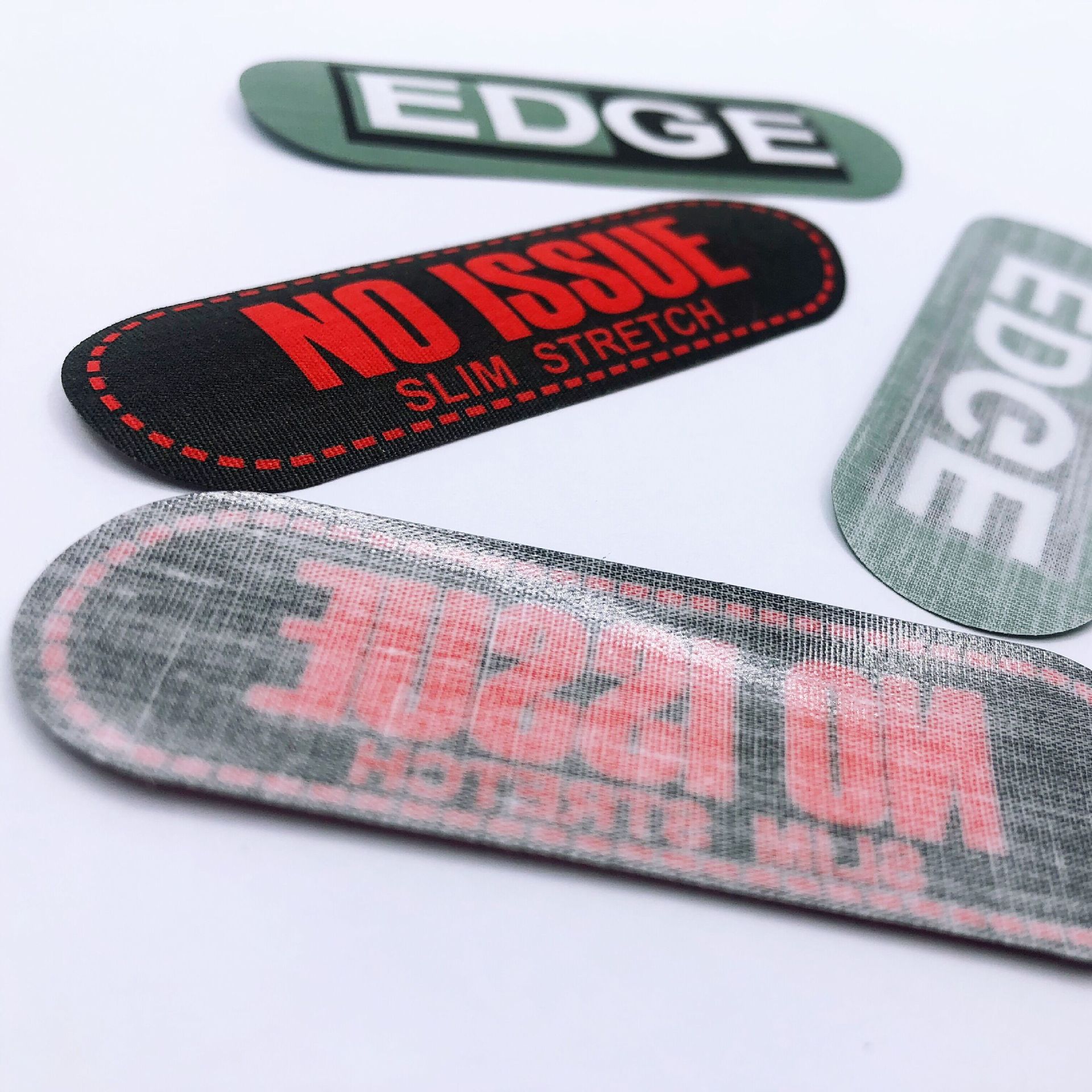 厂家直销熨烫标丝带服装商标布标领标 热熔胶背胶熨烫粘胶贴织唛