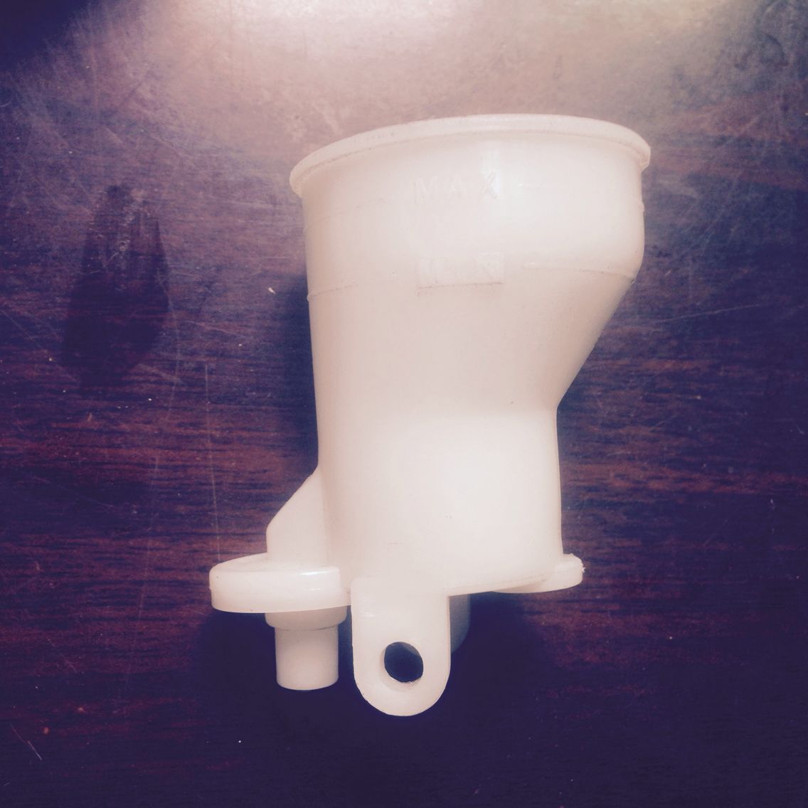 汽车配件塑料油杯汽车配件