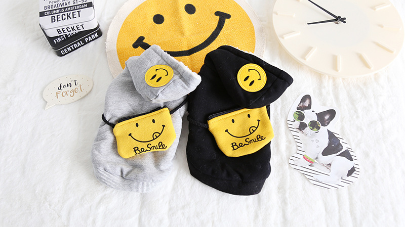 笑脸大背包带帽卫衣