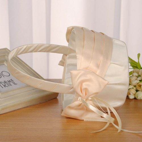 Western-style new butterfly wedding celebration flower basket wedding flower child hand-held plastic flower scattering small flower basket wedding supplies wholesale