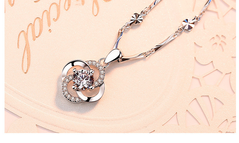 Elegant Four Leaf Clover Copper Plating Zircon White Gold Plated Jewelry Accessories display picture 4