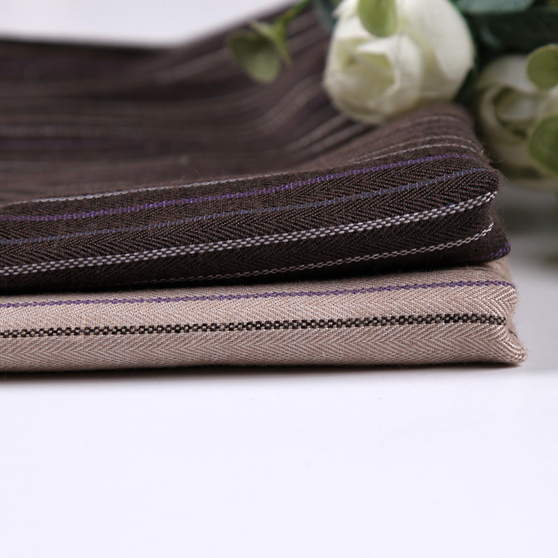 厂家供应 涤棉梭织色织条纹面料 秋冬商务休闲衬衫料 现货批发