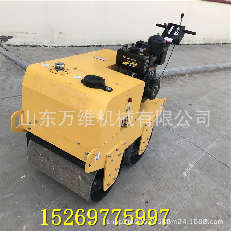 風(fēng)冷壓路機(jī).jpg