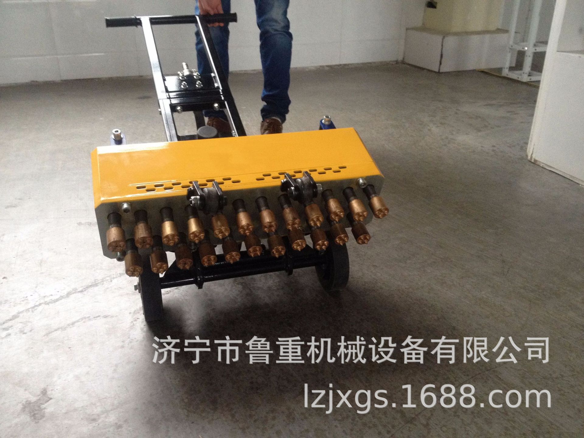  23头加强型手推式凿毛机老品牌